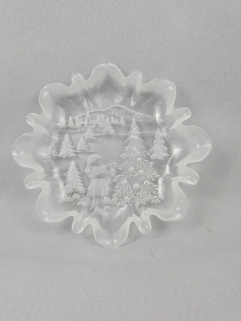 Title: Vintage Mikasa Walther-Glas Christmas Story Plate - Frosted Etched Glass